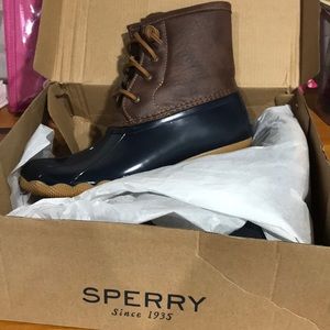 Sperry Saltwater Boots size 4